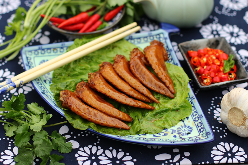 卤脖凉三特色菜品-麻辣鸡尖